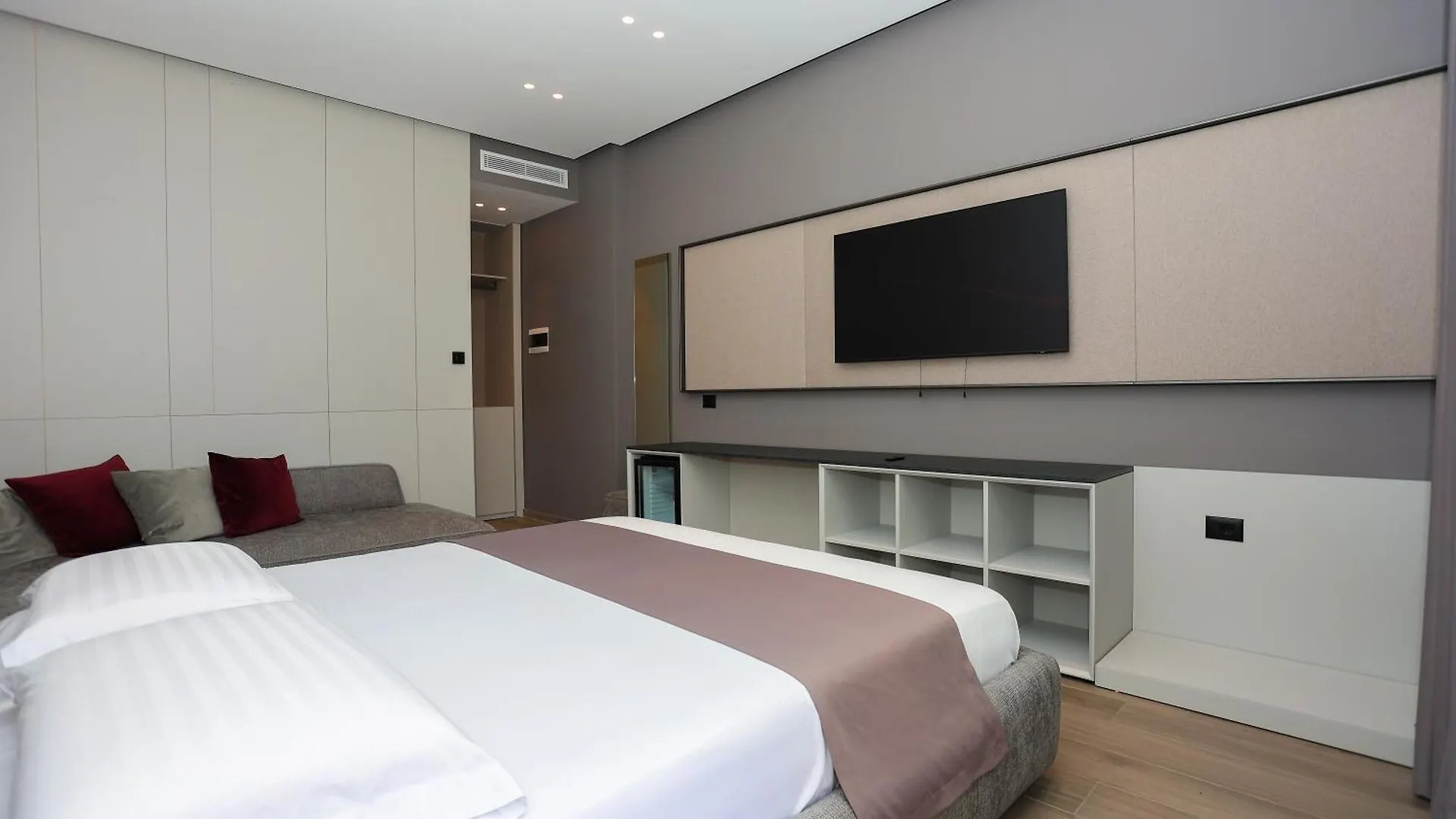 Vila Infinity Himare Hotel
