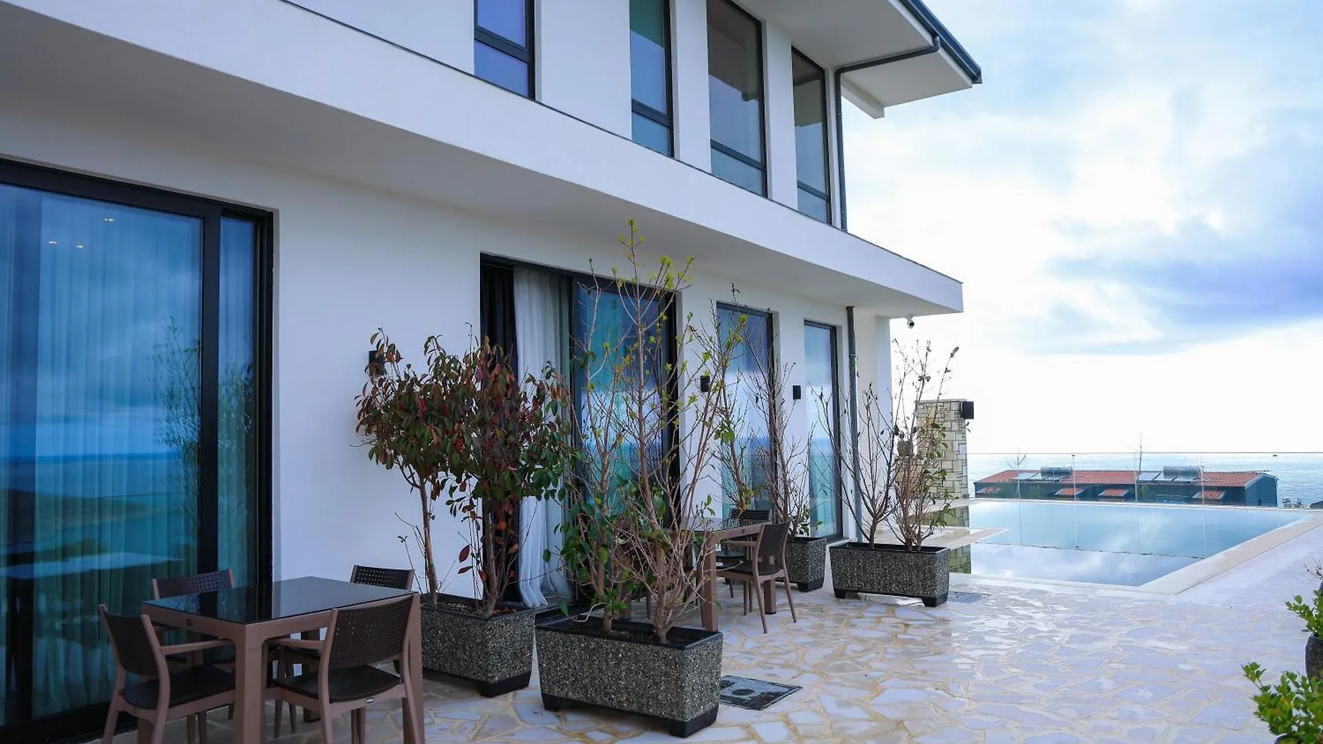 Vila Infinity Himare Hotel