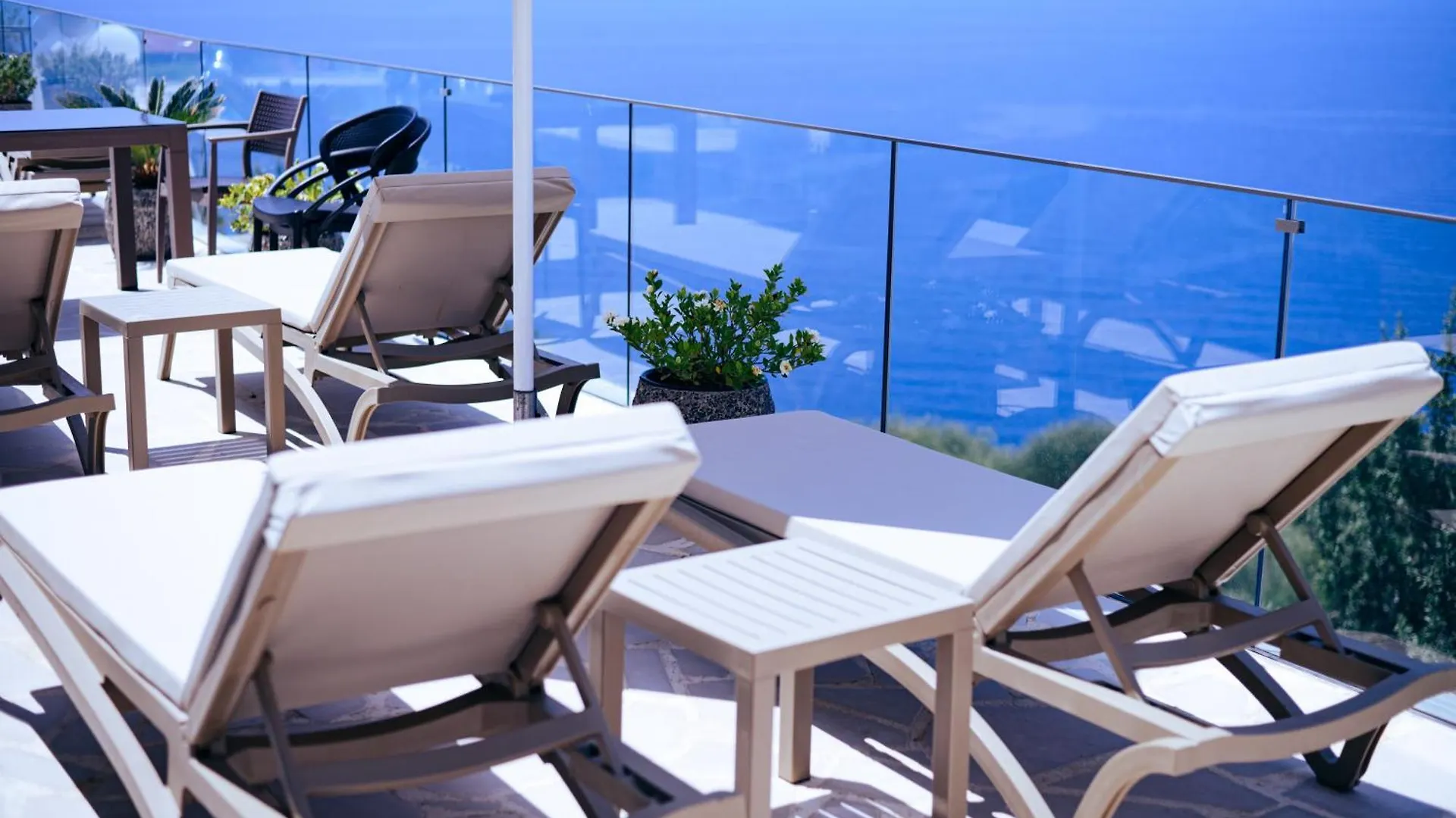 Vila Infinity-Luxury Rooms ヒマラ 4*,