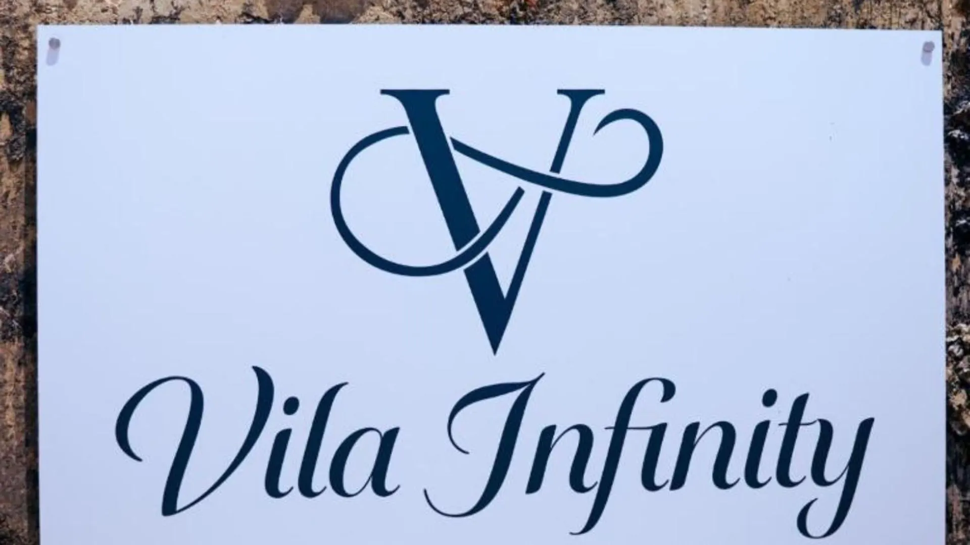 فندق Vila Infinity-Luxury Rooms هيماري